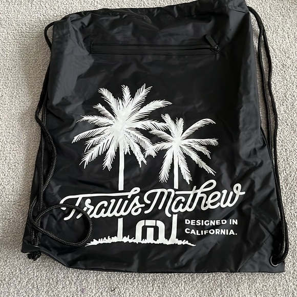 Travis Mathew drawstring bag - Picture 2 of 5